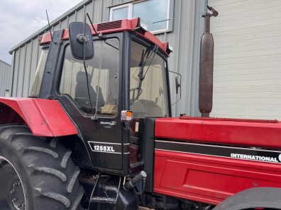 Case International 1255XL