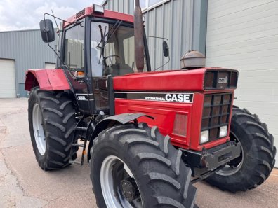 Case International 1255XL