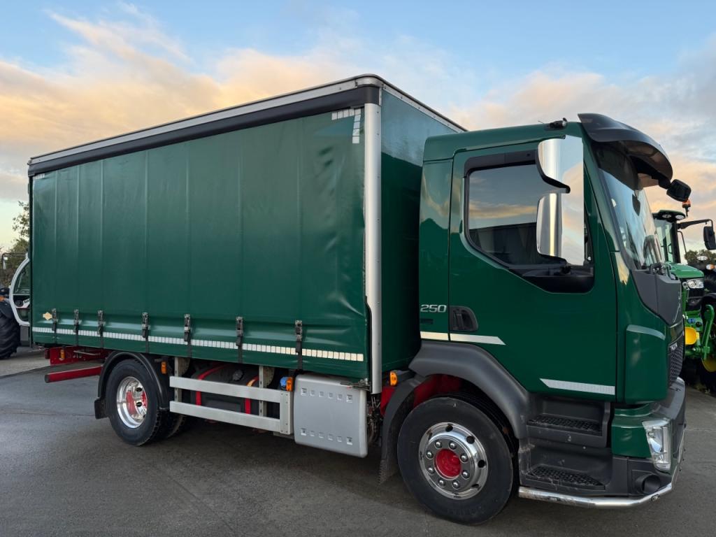 Volvo FL250 4x2 14 Ton lorry