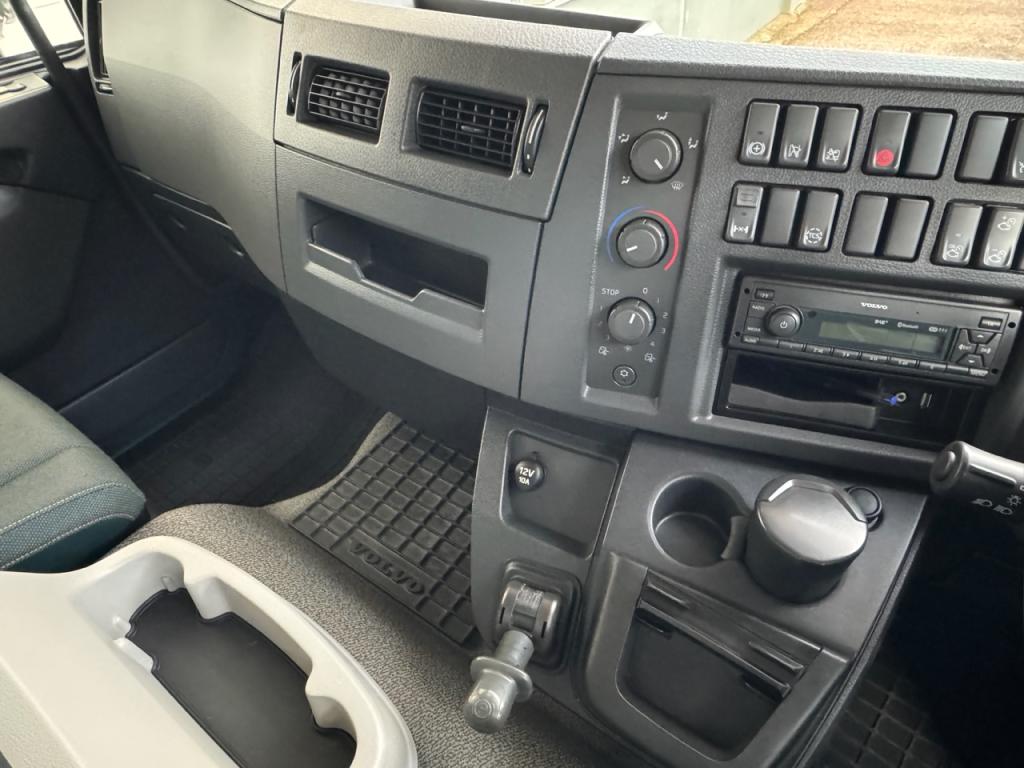 Volvo FL250 4x2 14 Ton lorry