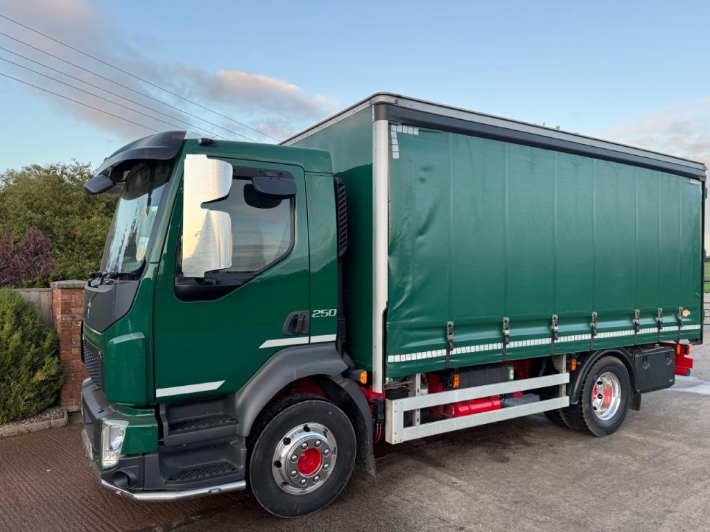 Volvo FL250 4x2 14 Ton lorry