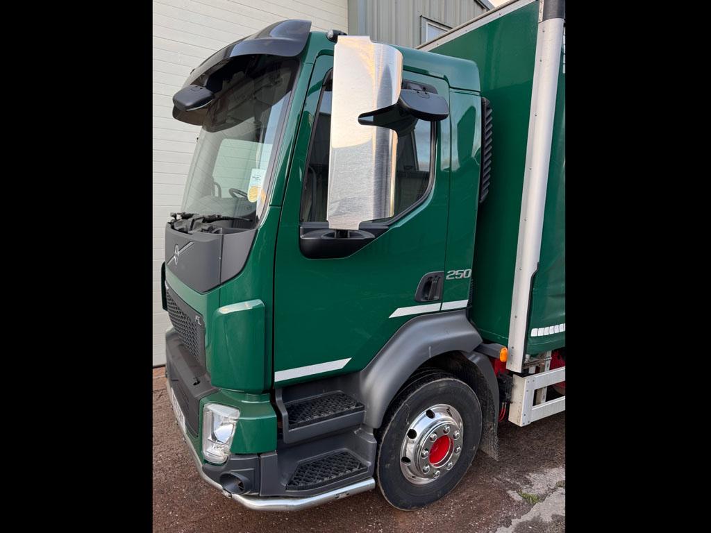 Volvo FL250 4x2 14 Ton lorry