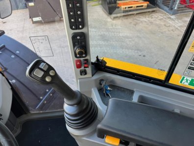 JCB 419S