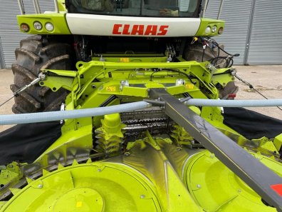 Claas Orbis 750 10 row maize header