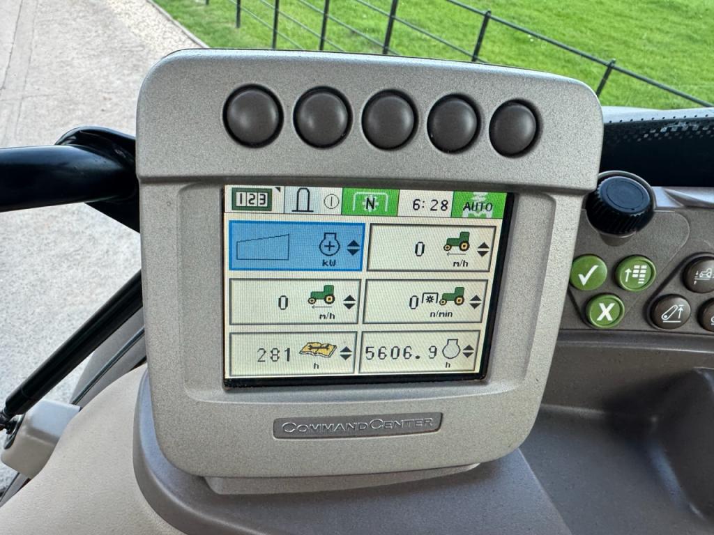 John Deere 6430