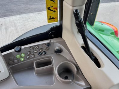 John Deere 6430