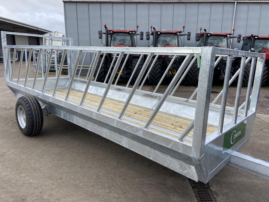 Condon Engineering silage feed trailer
