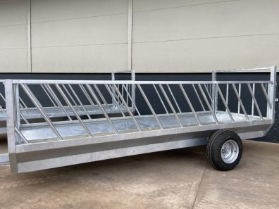 Condon Engineering silage feed trailer