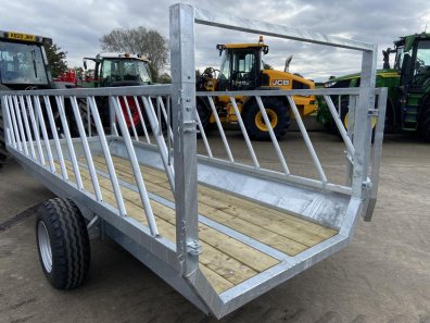 Condon Engineering silage feed trailer