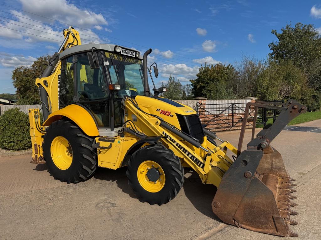 New Holland B110 B wheeled digger