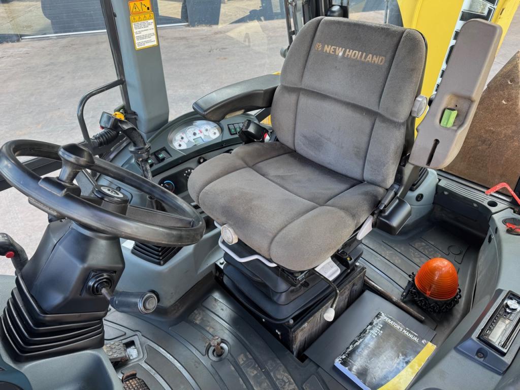 New Holland B110 B wheeled digger