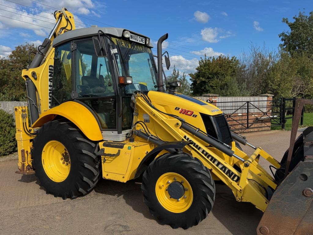 New Holland B110 B wheeled digger