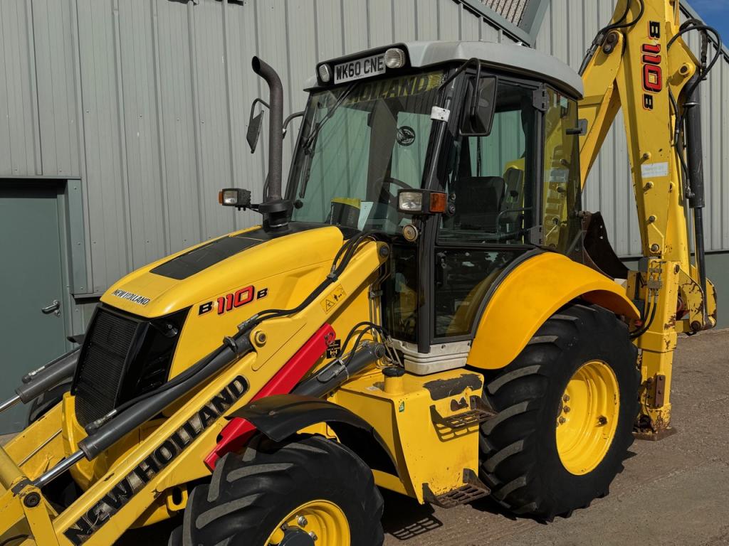 New Holland B110 B wheeled digger