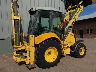 New Holland B110 B wheeled digger