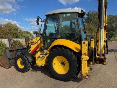 New Holland B110 B wheeled digger