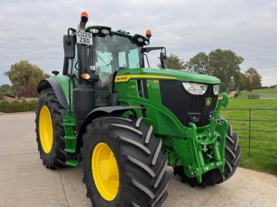John Deere 6M 200