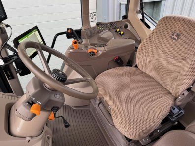 John Deere 6M 185