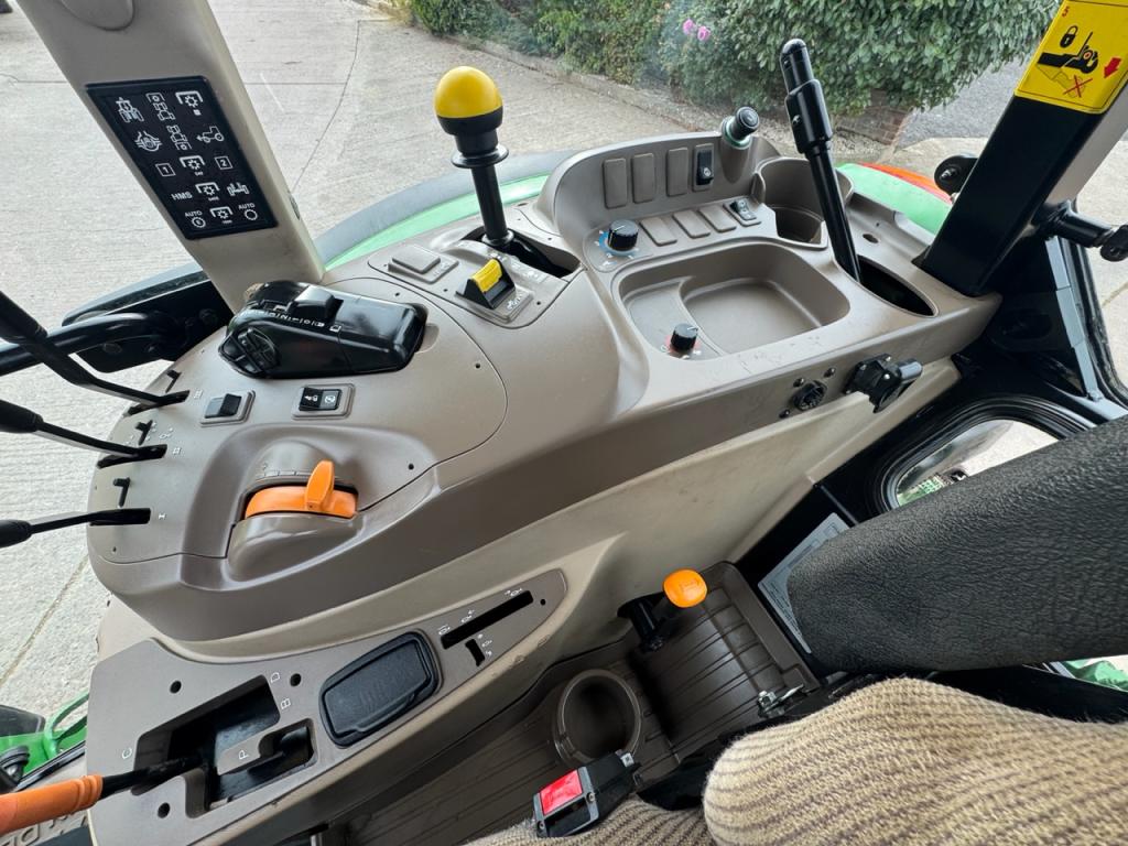 John Deere 5100R