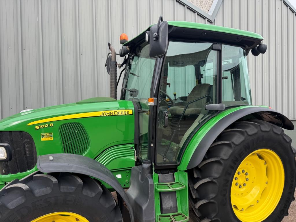 John Deere 5100R