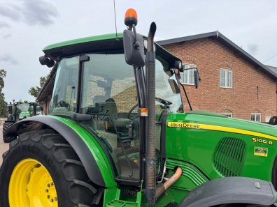 John Deere 5100R