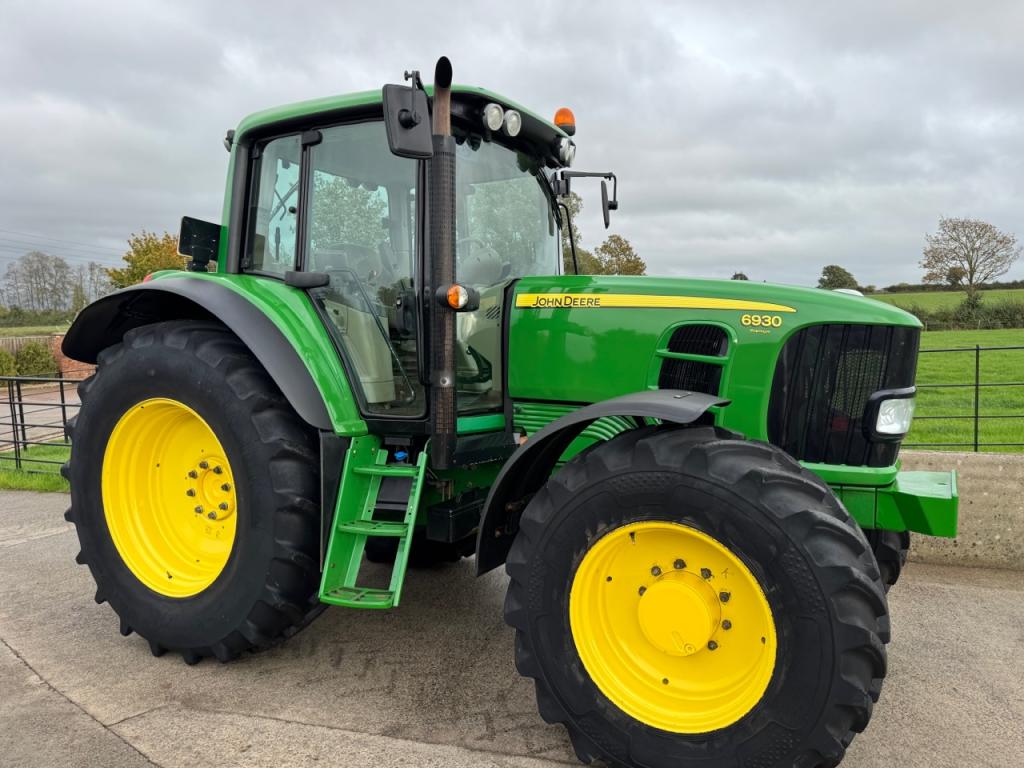 John Deere 6930