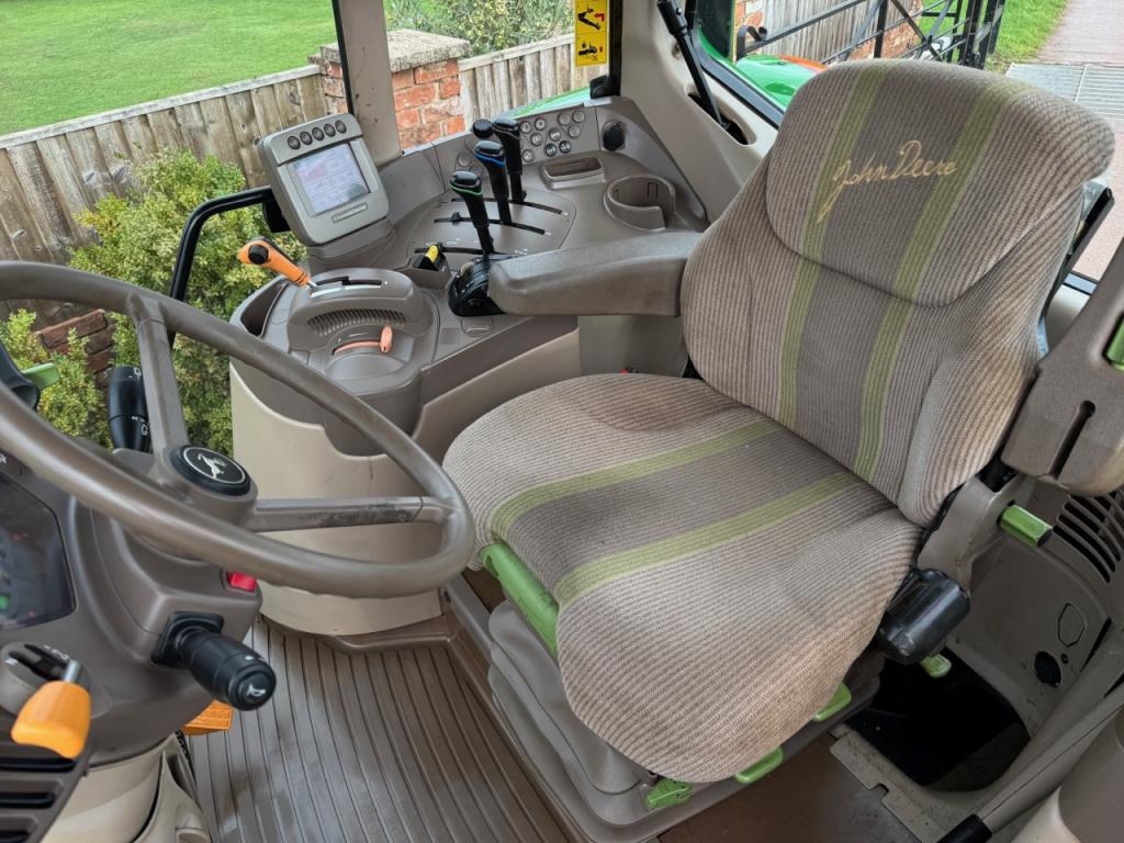 John Deere 6930