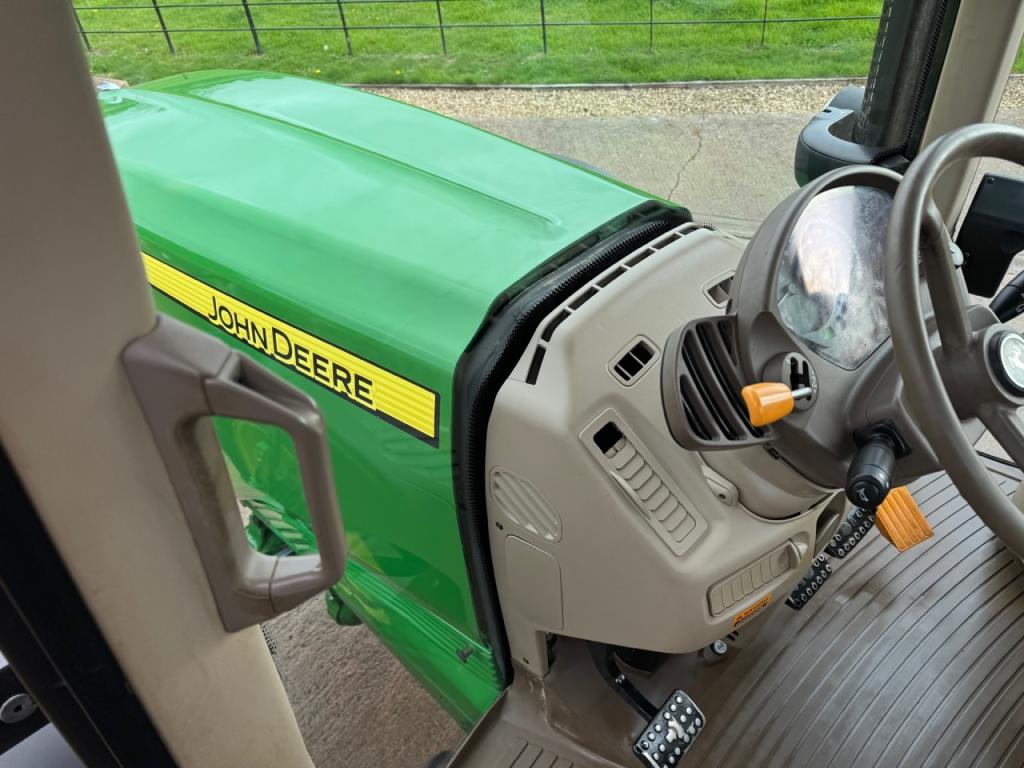 John Deere 6930