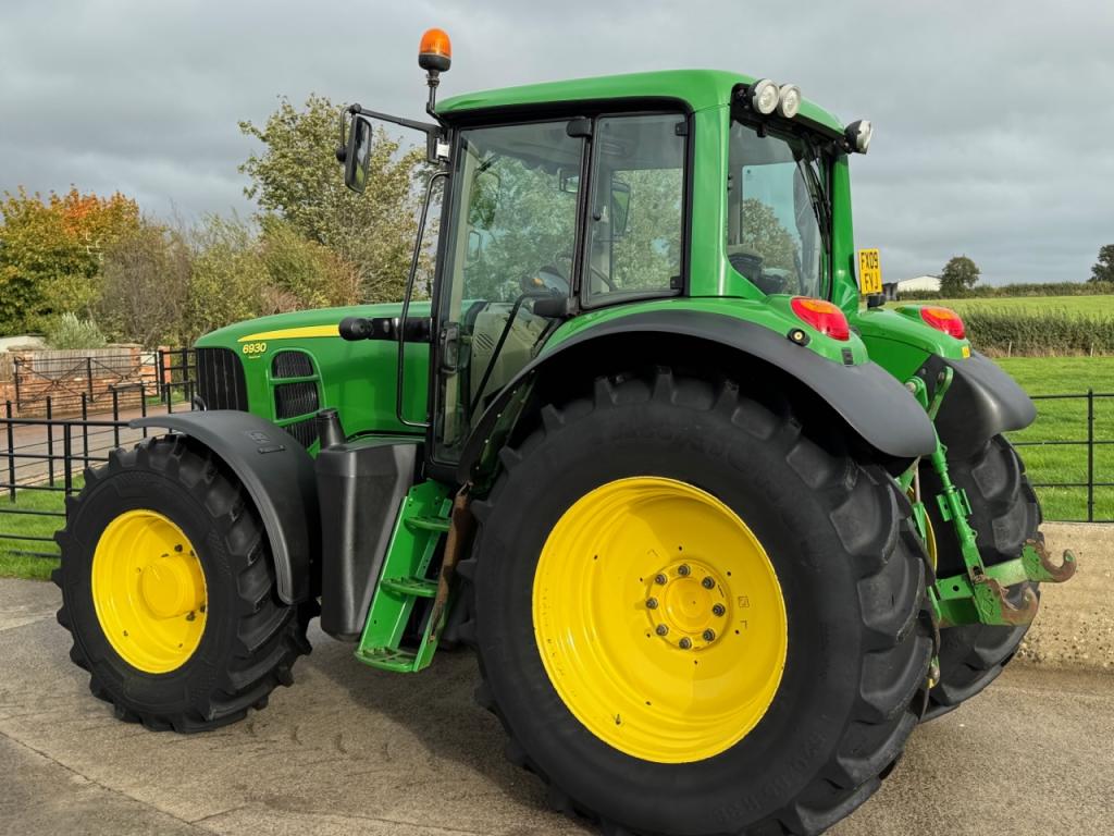 John Deere 6930