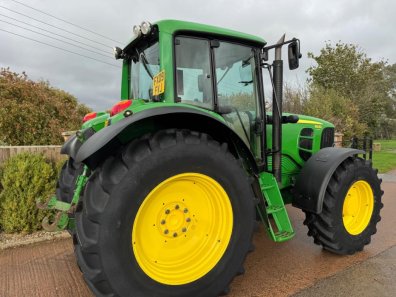 John Deere 6930