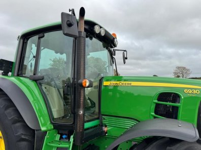 John Deere 6930