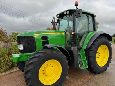 John Deere 6930