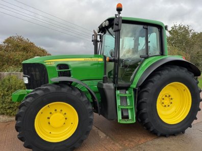 John Deere 6930