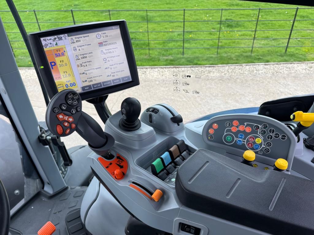 New Holland T7.225