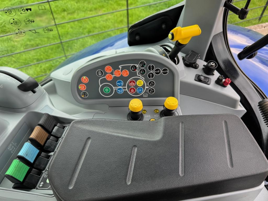 New Holland T7.225