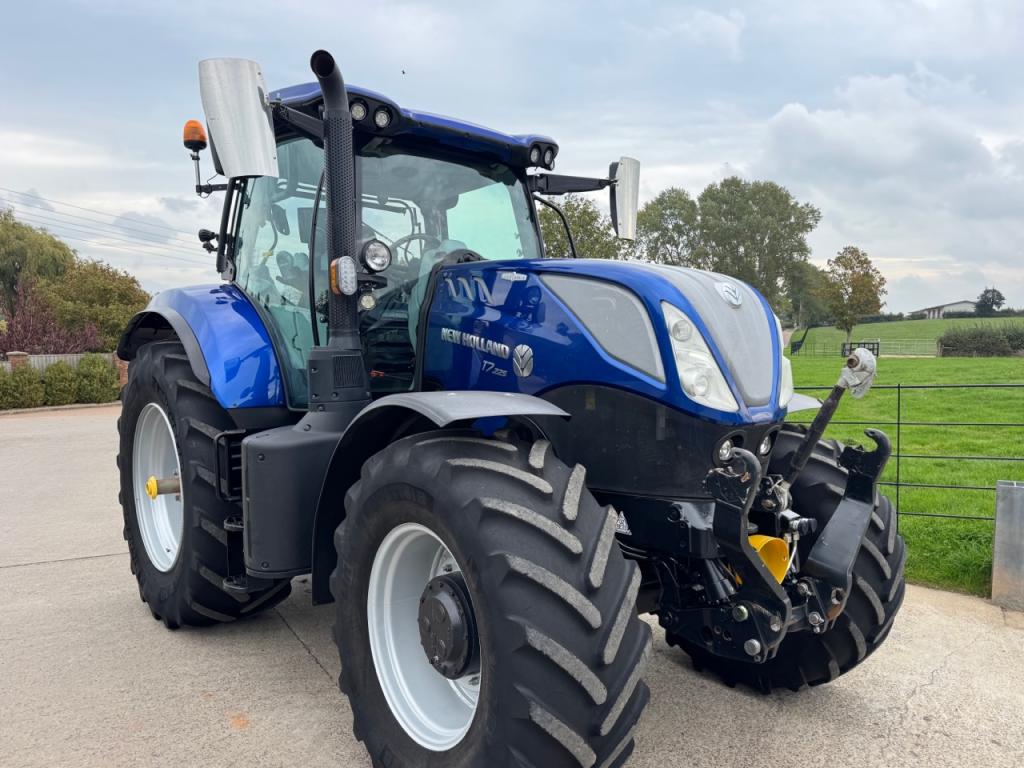 New Holland T7.225