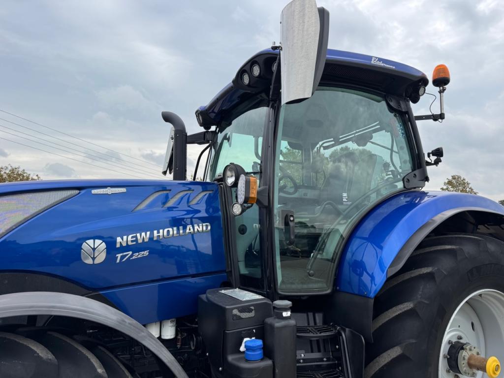 New Holland T7.225