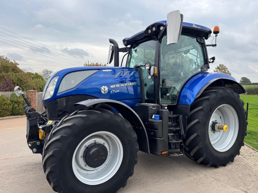 New Holland T7.225