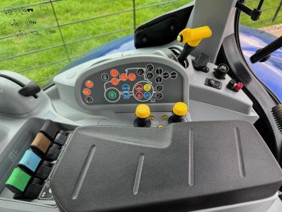 New Holland T7.225