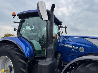 New Holland T7.225