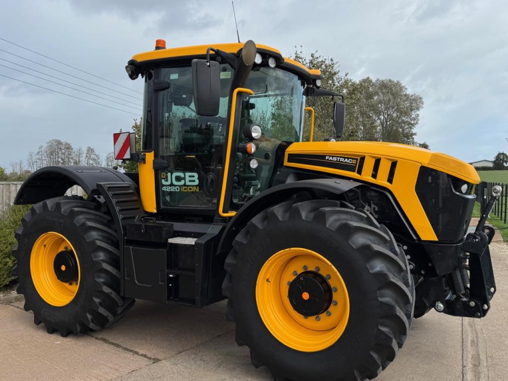 JCB 4220 iCON