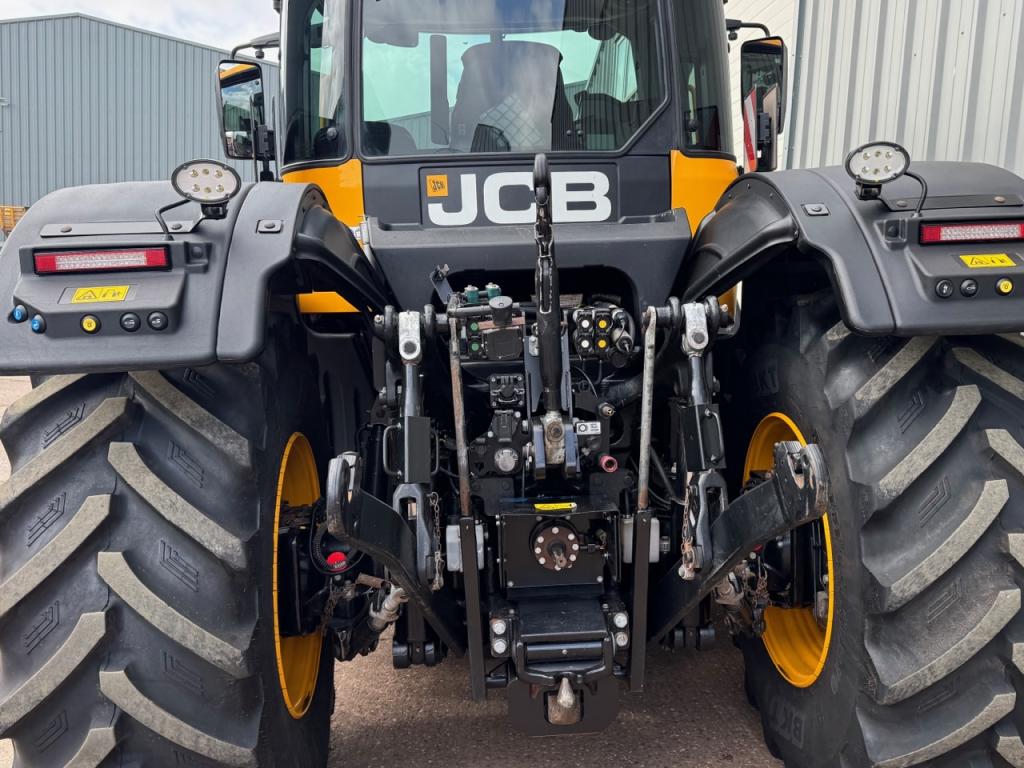 JCB 4220 iCON