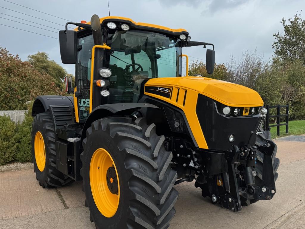 JCB 4220 iCON