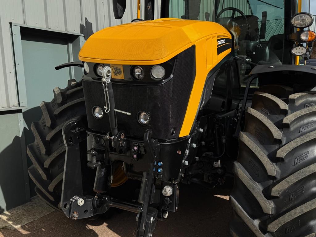 JCB 4220 iCON