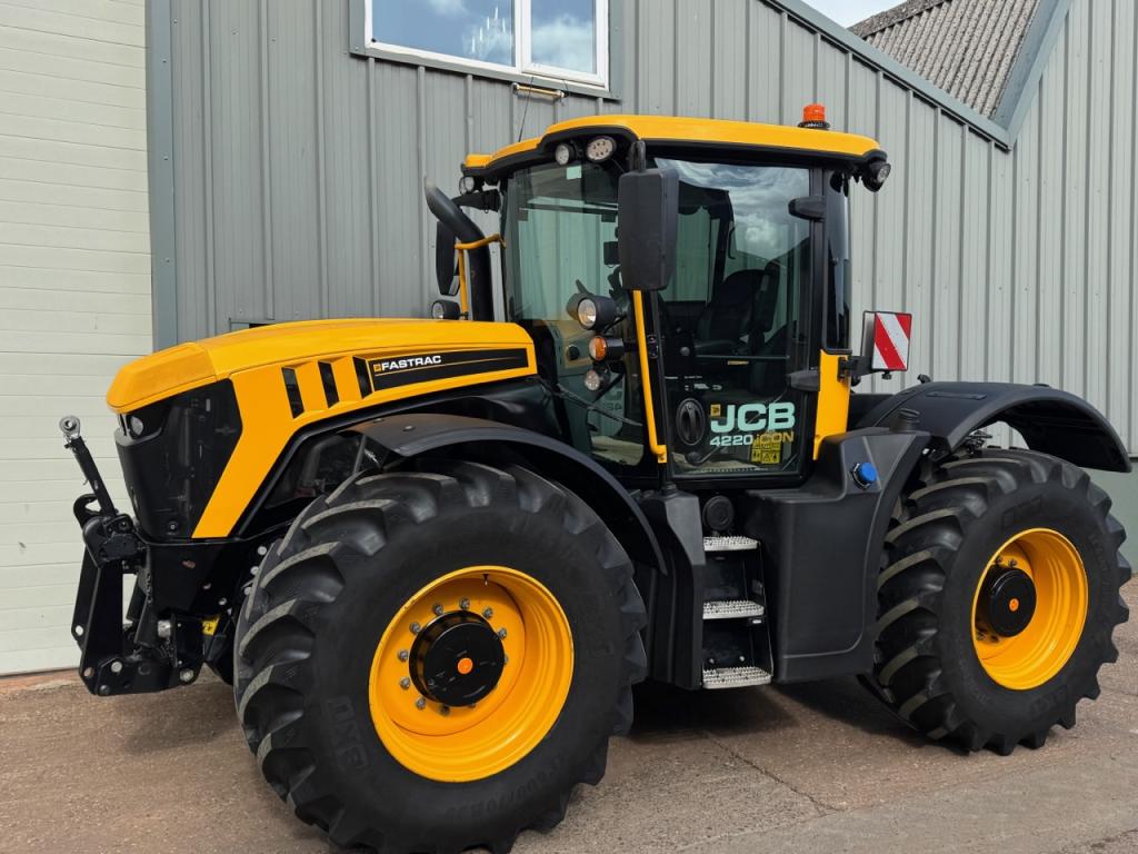 JCB 4220 iCON