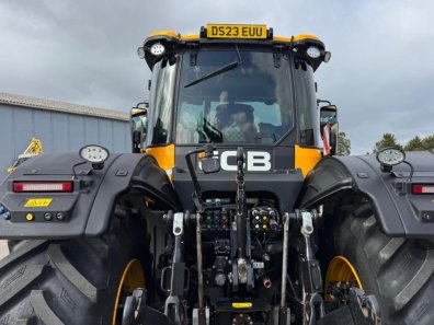 JCB 4220 iCON