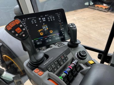 JCB 4220 iCON