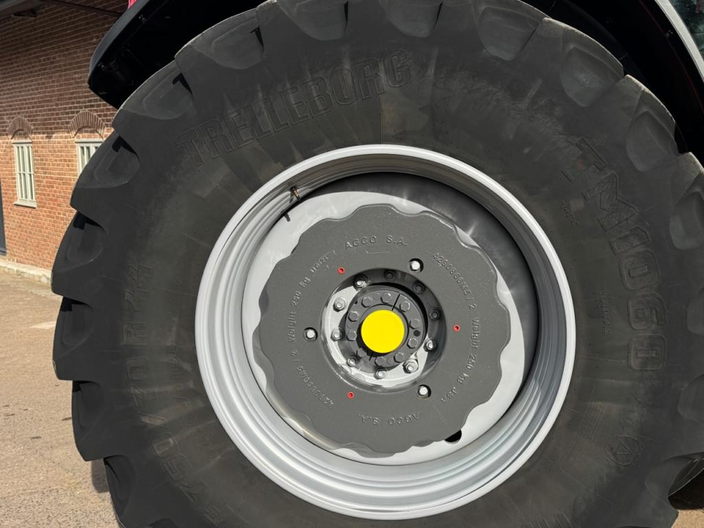 Massey Ferguson 9S.425