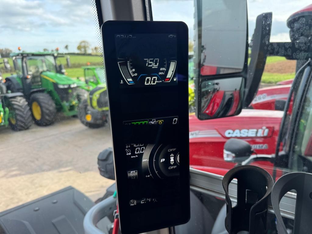 Massey Ferguson 9S.425