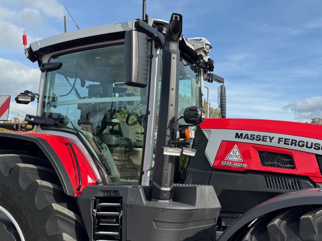 Massey Ferguson 9S.425