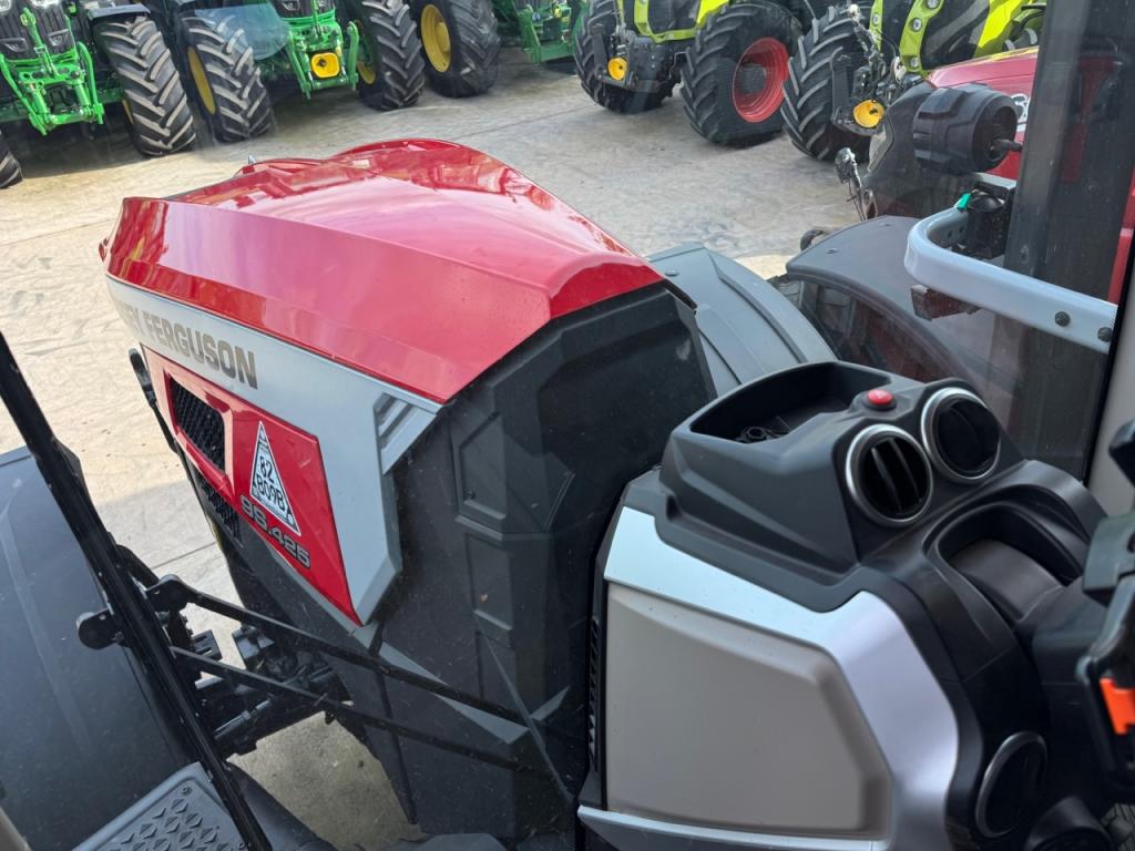 Massey Ferguson 9S.425